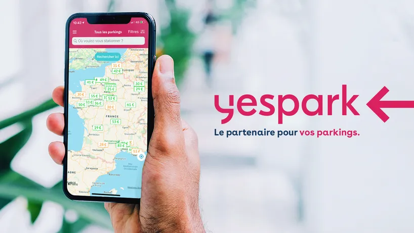 Parking avec borne de recharge